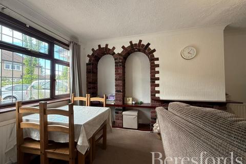 71 Laburnum Walk, Elm Park, Hornchurch, RM12 5RJ
