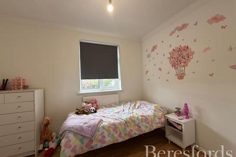 71 Laburnum Walk, Elm Park, Hornchurch, RM12 5RJ