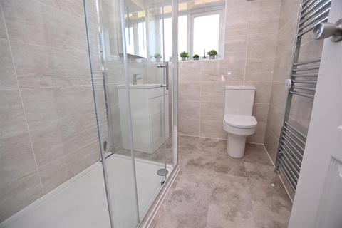 3 bedroom chalet for sale, Edith Road, Canvey Island SS8