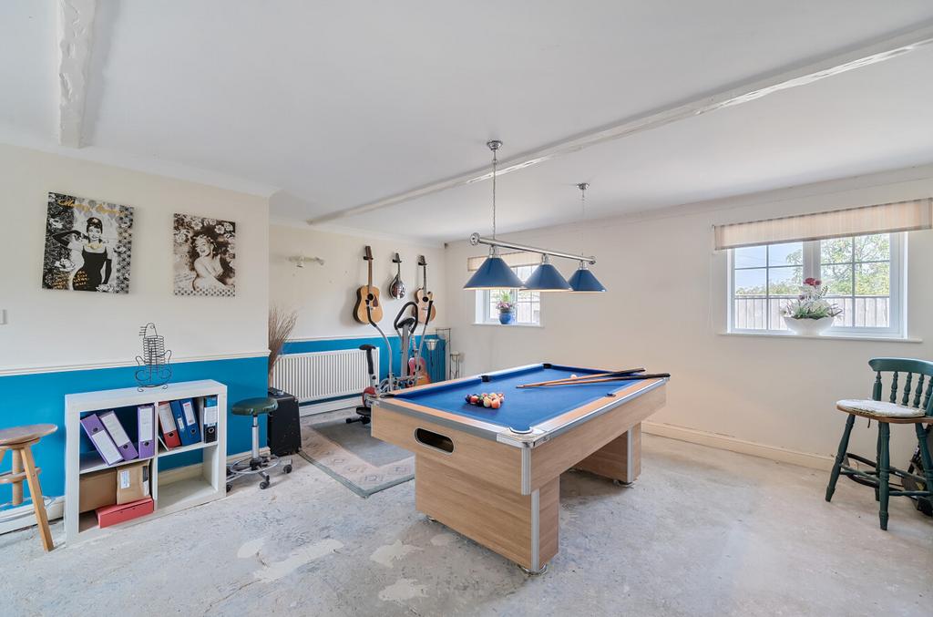 Gamesroomannexebedroom