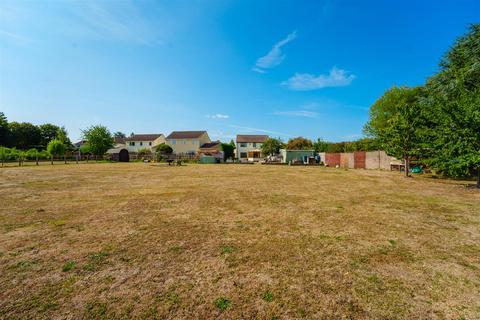 4 bedroom detached house for sale, Ideally situated residence in Yatton's North End with paddock