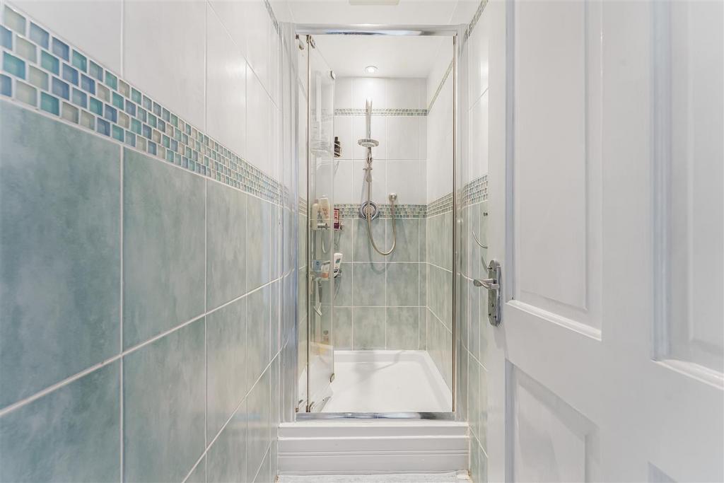 12 - shower room.jpg
