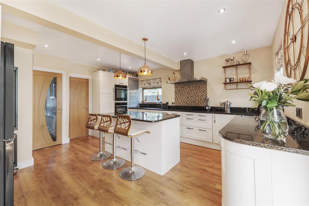 3 - kitchen breakfast room.jpg