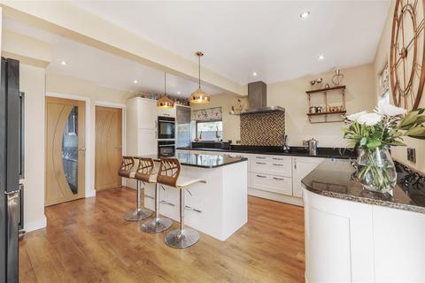 4 bedroom detached house for sale, Ideally situated residence in Yatton's North End with paddock