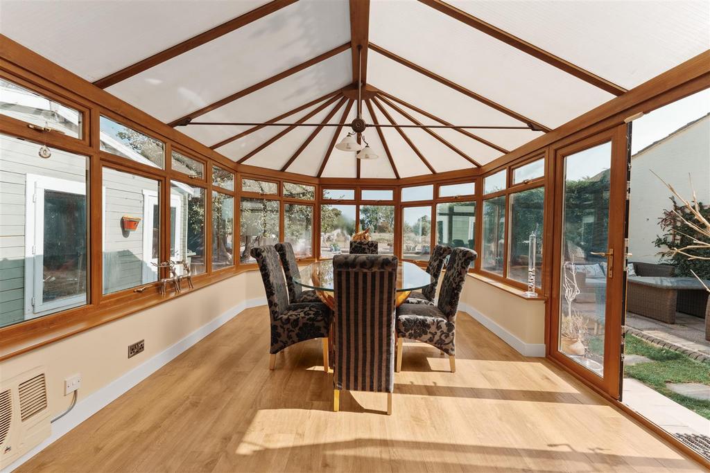 5 - conservatory.JPG