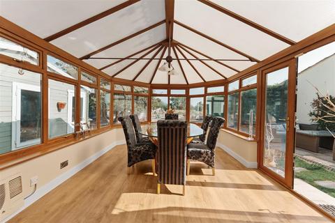 4 bedroom detached house for sale, Ideally situated residence in Yatton's North End with paddock