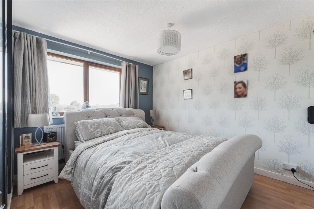 8 - bedroom.jpg