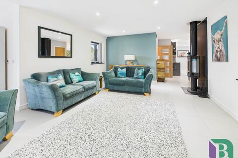 3 bedroom detached house for sale, The Mount, Milton Keynes MK17