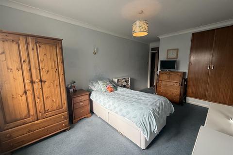 19 Mayfield, Darlington, DL3 7TU