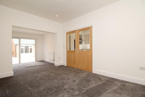 5 bedroom semi-detached house for sale, Sandringham Avenue, Denbighshire LL18