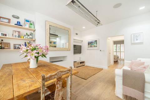 2 bedroom flat to rent, Gloucester Gardens, Bayswater, London, W2