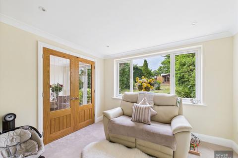 3 bedroom detached bungalow for sale, Durrants Drive, Croxley Green, Rickmansworth, WD3