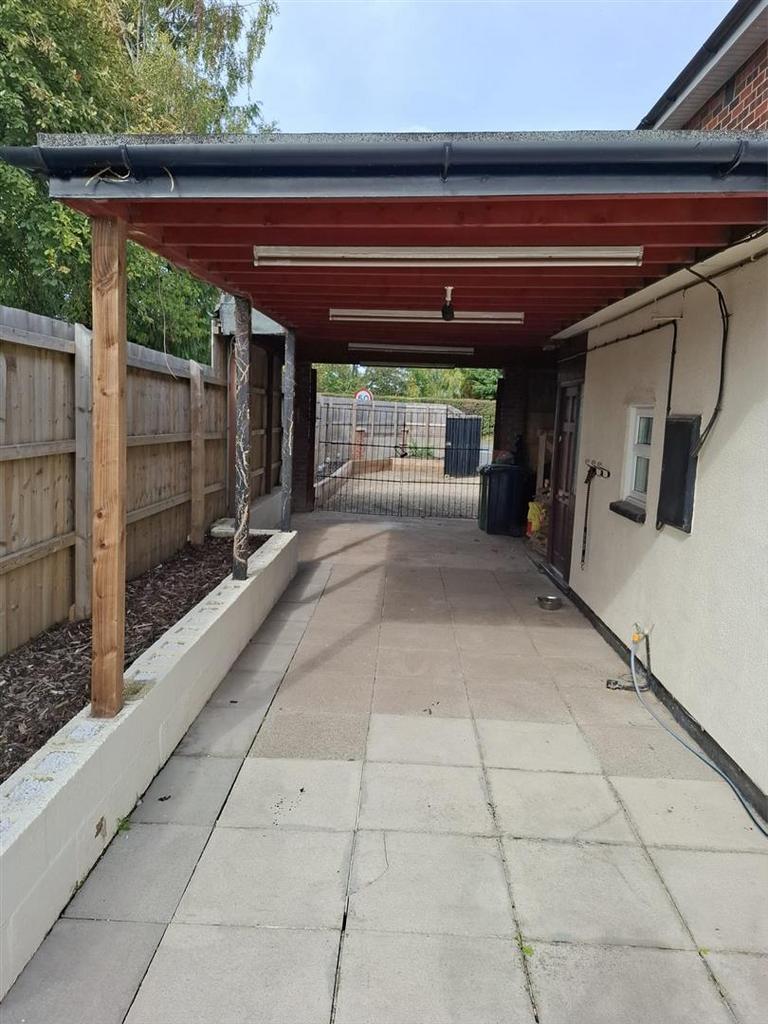 Carport.jpeg