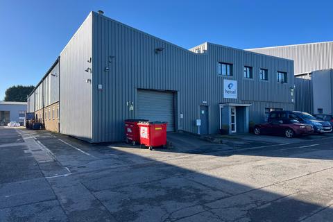 Warehouse to rent, Unit 12 Maydwell Avenue, Stane Street, Slinfold Horsham RH13 0SH