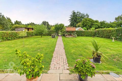 4 bedroom detached house for sale, The Street, Brockdish, Diss