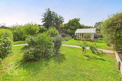 4 bedroom detached house for sale, The Street, Brockdish, Diss