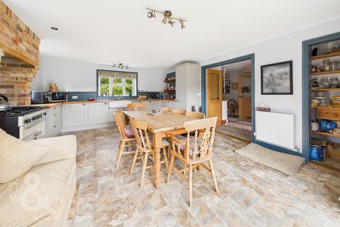 4 bedroom detached house for sale, The Street, Brockdish, Diss