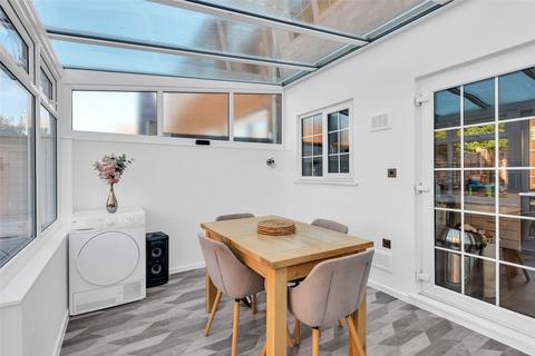2 The Vyne, Bexleyheath, DA7 6DZ
