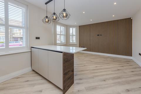 2 bedroom apartment for sale, Hale Grove Gardens, Mill Hill, NW7