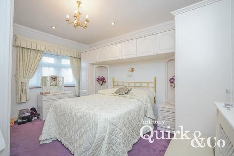 18 Brooklands Square, Canvey Island, SS8 0LE