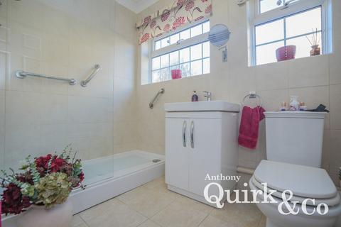 18 Brooklands Square, Canvey Island, SS8 0LE