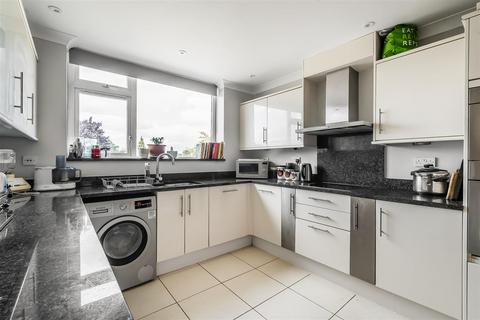 undefined, AVENUE ROAD, EPSOM, KT18