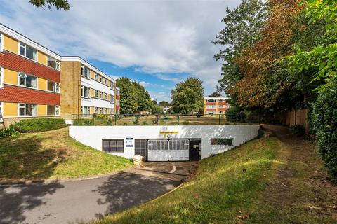 undefined, AVENUE ROAD, EPSOM, KT18