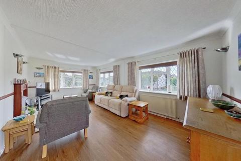 2 bedroom park home for sale, Keat Farm Close, Herne Bay, CT6 6SL
