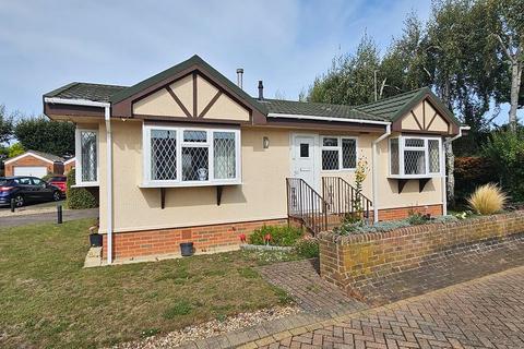 2 bedroom park home for sale, Keat Farm Close, Herne Bay, CT6 6SL
