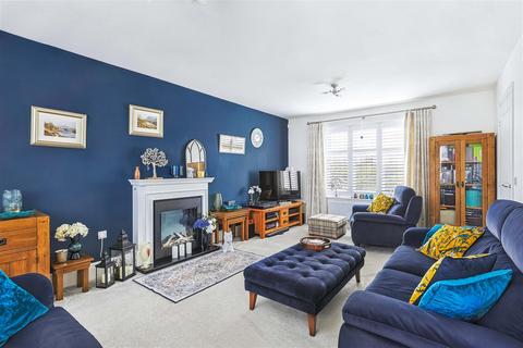 14 Bishop Way, Buntingford, SG9 9SL