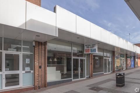 Retail property (high street) to rent, 1-2 Bishops Walk Tewkesbury GL20 5LQ