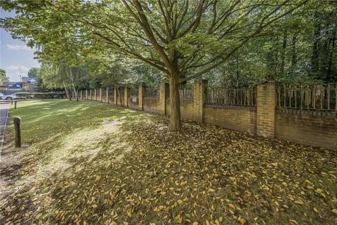 2 bedroom apartment for sale, White Lodge Close, Isleworth