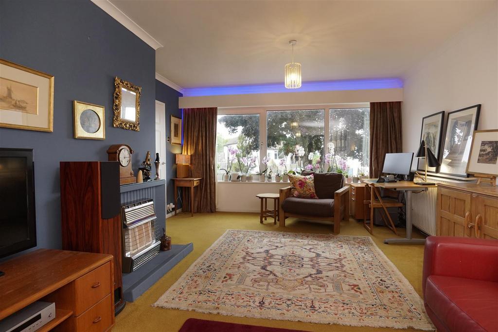 Living Room 4.jpg