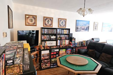 1 bedroom flat for sale, Hanger View Way, London W3