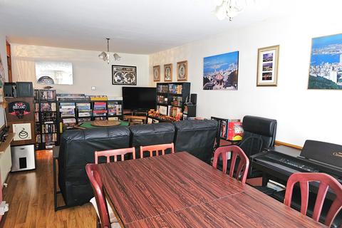 1 bedroom flat for sale, Hanger View Way, London W3