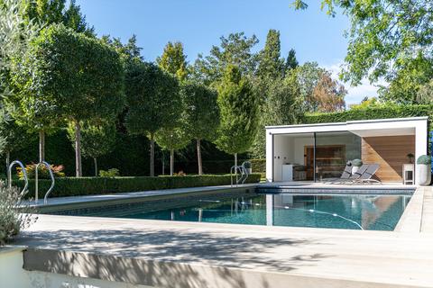 6 bedroom detached house for sale, Furze Field, Oxshott, Leatherhead, Surrey, KT22