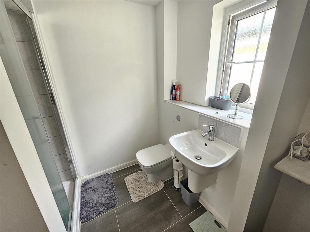 Shower Room.jpg