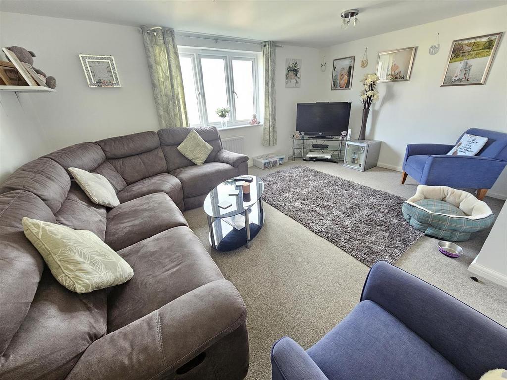 Lounge Bedroom 4.jpg