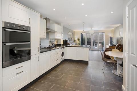 undefined, Roscoff Road, Dawlish EX7