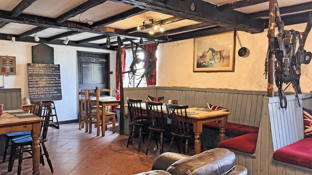 Pub 9.jpg