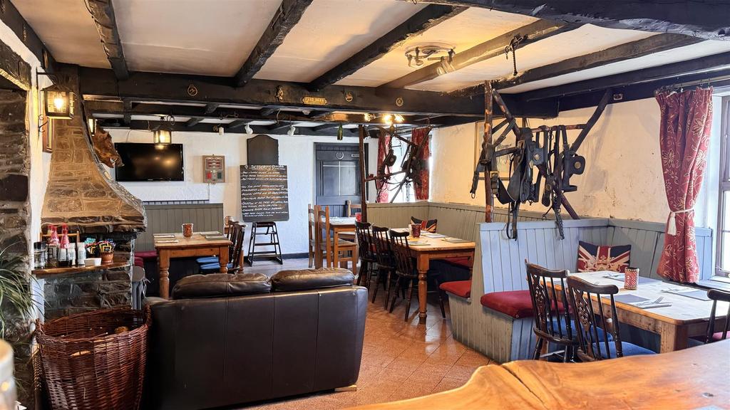 Pub 18.jpg