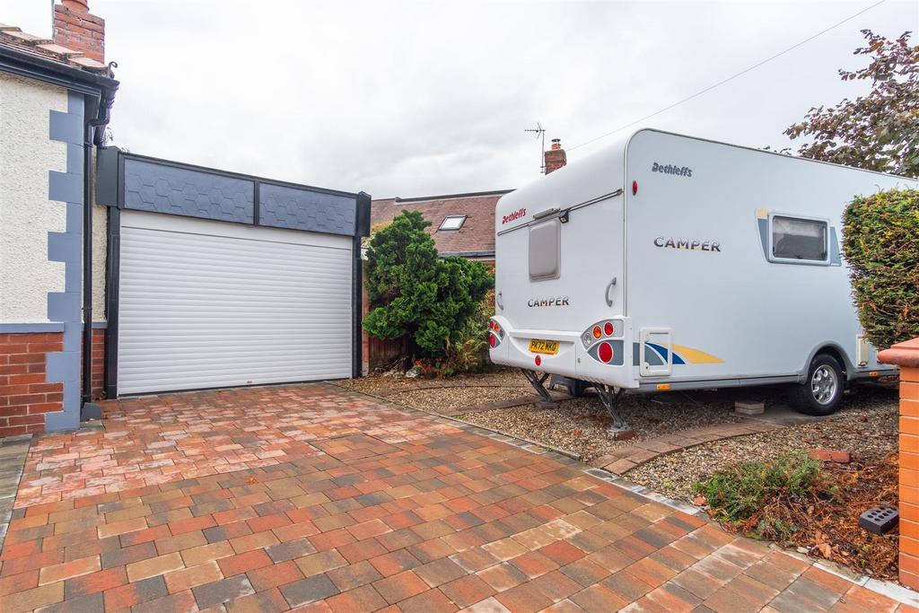 Driveway/Carport
