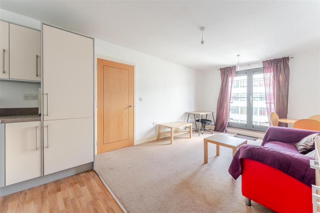 22 Charles Street CENTRO 10.jpg