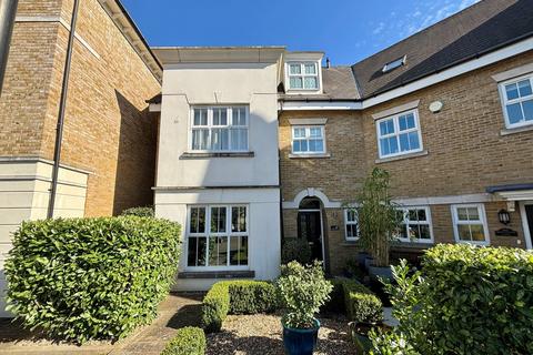 Whitstone Lane, Langley Waterside, Beckenham, BR3