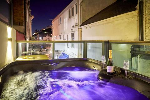 2 bedroom apartment for sale, Victoria Parade, Torquay