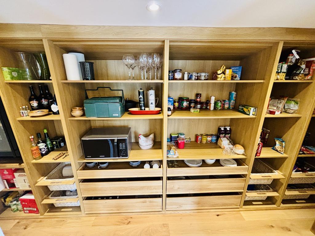 Walk in pantry