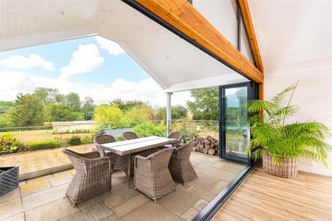 4 bedroom bungalow for sale, Main Road, Earls Barton, Northampton, Northamptonshire, NN6
