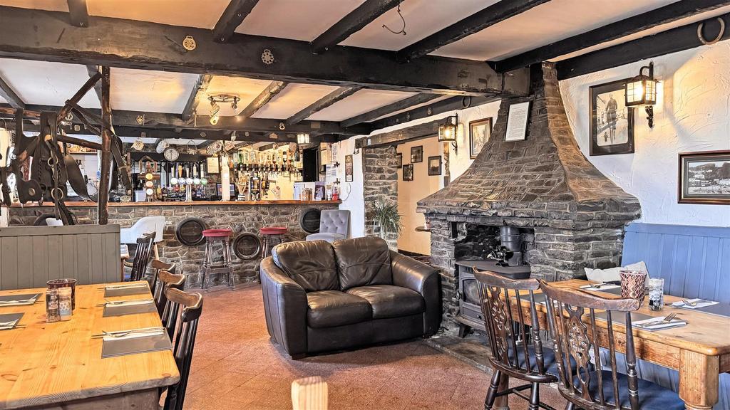 Pub 10.jpg