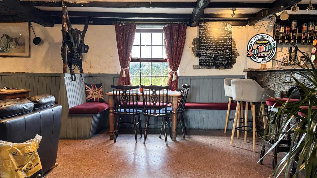 Pub 19.jpg