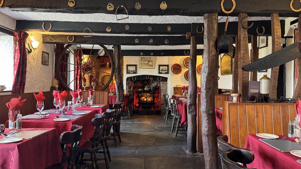 Restaurant 1.jpg